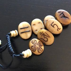 Gorgeous, mala type bracelet! New!